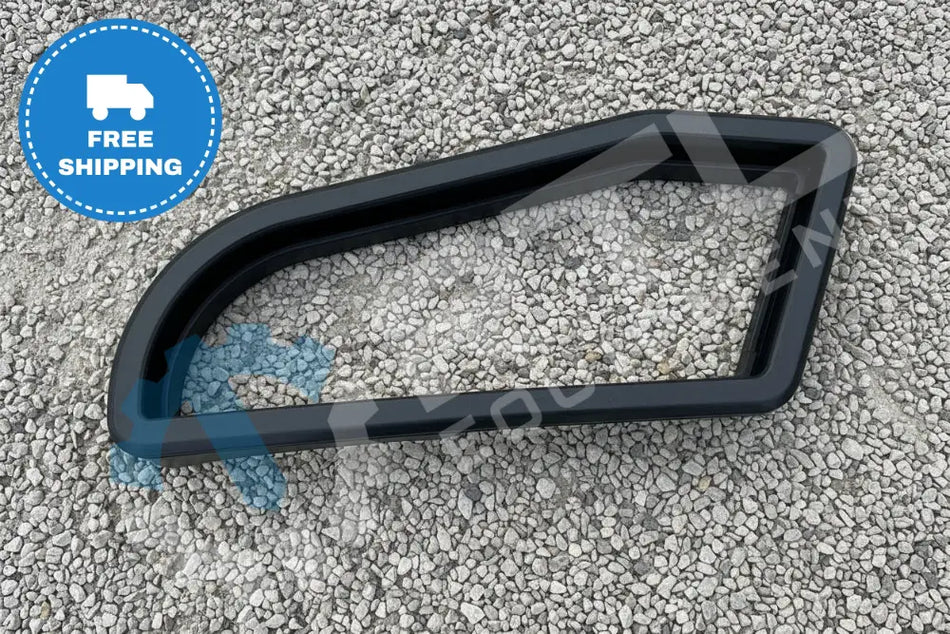 BOBCAT BEZEL LIGHT RH | PN 7342065