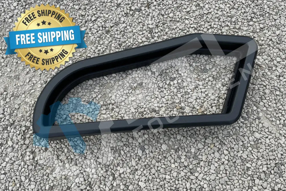 BOBCAT BEZEL LIGHT RH | PN 7342065
