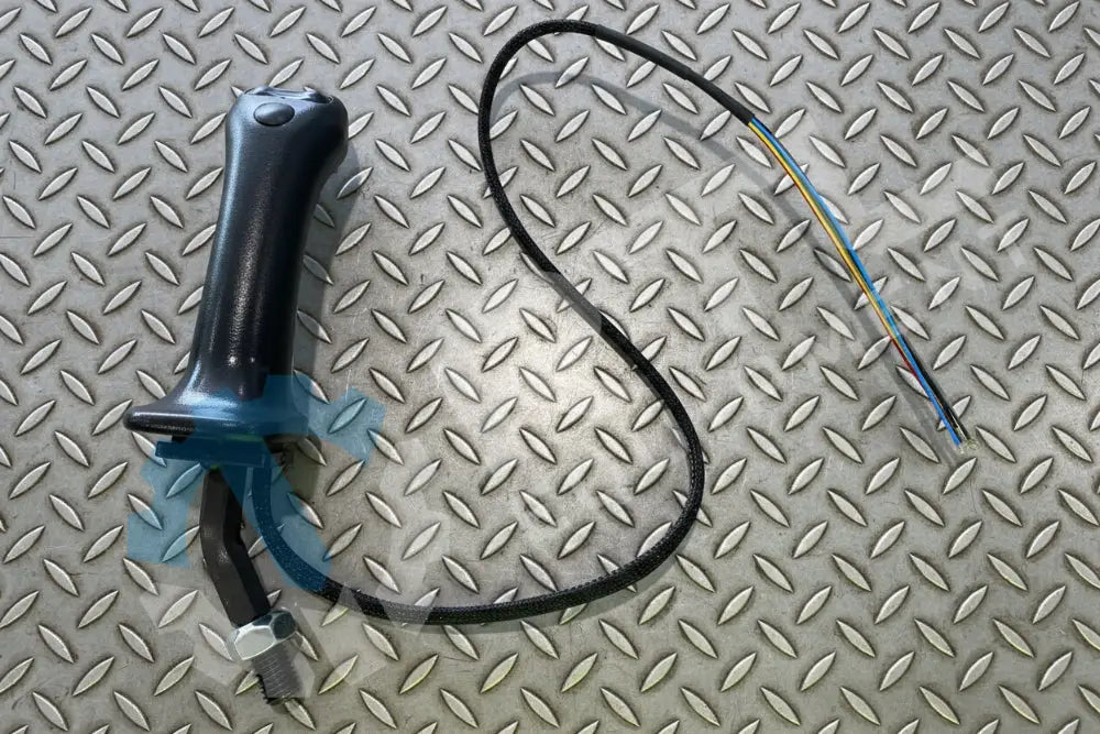 DEVELON HANDLE ASSY LEFT | PN 110925-00436