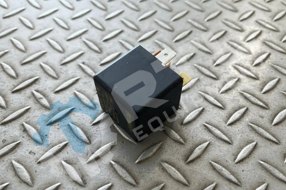 DEVELON RELAY | PN 2544-9033
