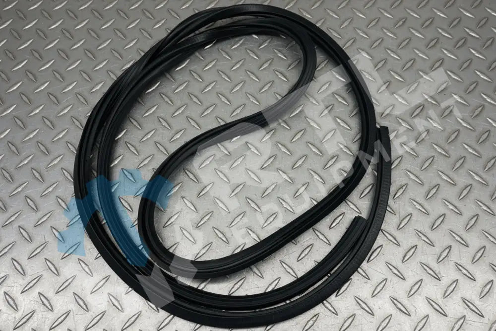 DEVELON TRIM,RUBBER FRONT OUTER | PN 101588-00050A