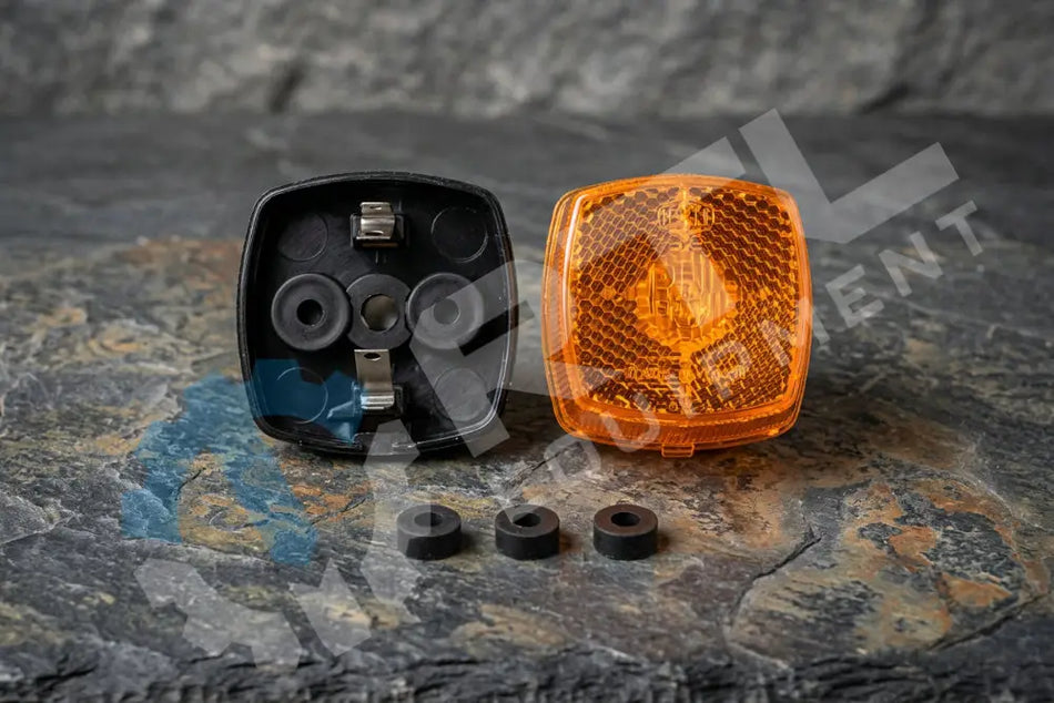 TADANO SIDE MARKER LIGHT (DOES NOT INCLUDES BULBS) | PN 94702222912